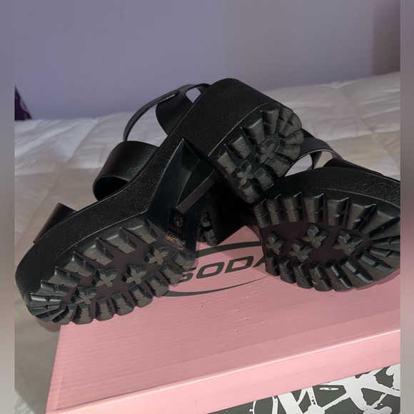 Soda Platforms - Picture 4 of 4